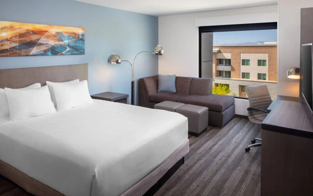 High Floor Double Den room