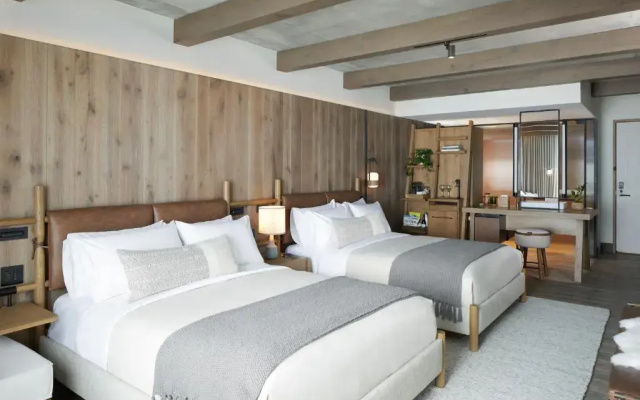 Deluxe Quadruple room