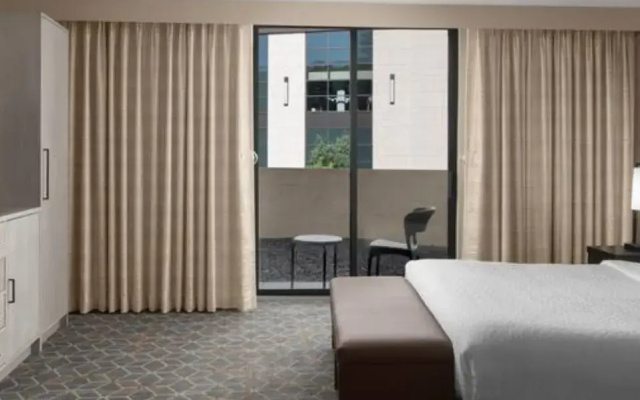 1 Bedroom Accessible Double Suite