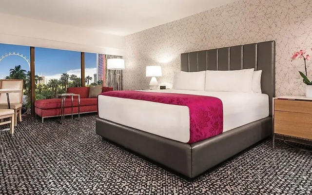 Attraction View Flamingo Double room