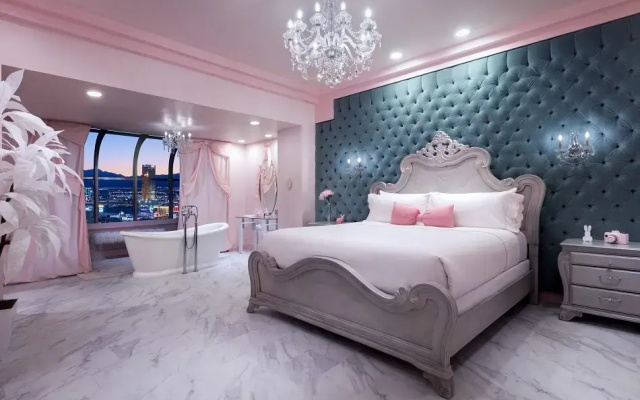 Lucky Bunny Double Suite