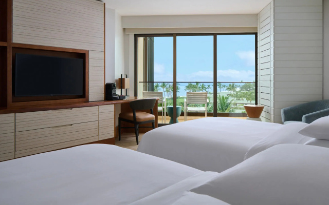 Twin room with ocean view