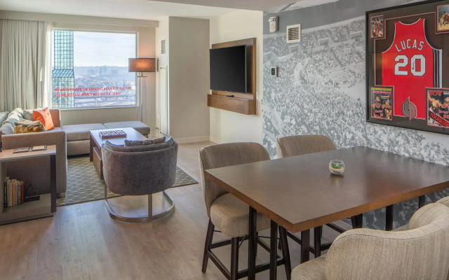 Maurice Lucas Foundation Double Suite