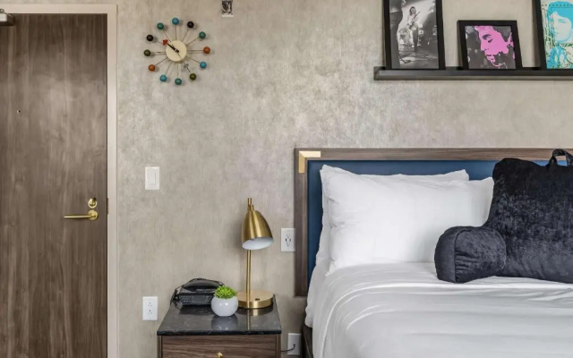 Quadruple Suite