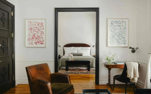 Salon Suite
