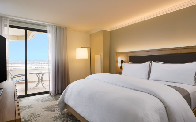 Deluxe Corner Double Suite