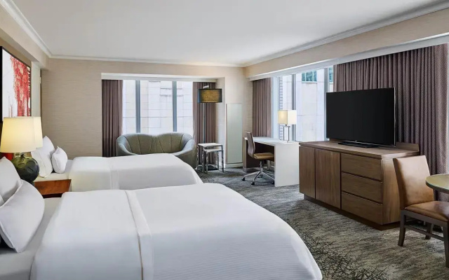 Spacious Corner Twin room