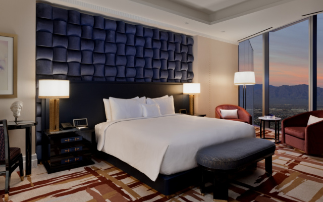 Imperial Fleur de Lis Suite