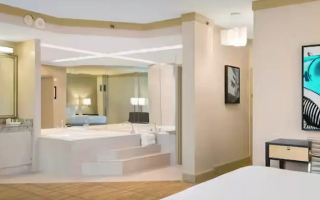 Whirlpool Tub Double Junior Suite