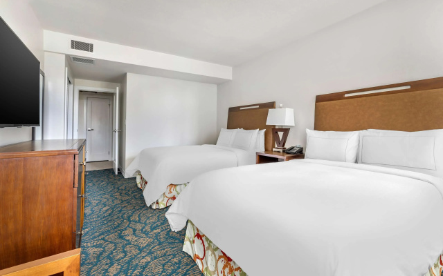 2 Bedrooms Hearing and Bathtub Accessible Lagoon Suite