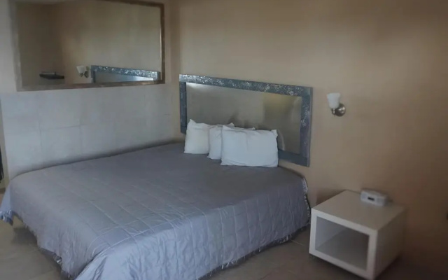 Deluxe Double room Poolside