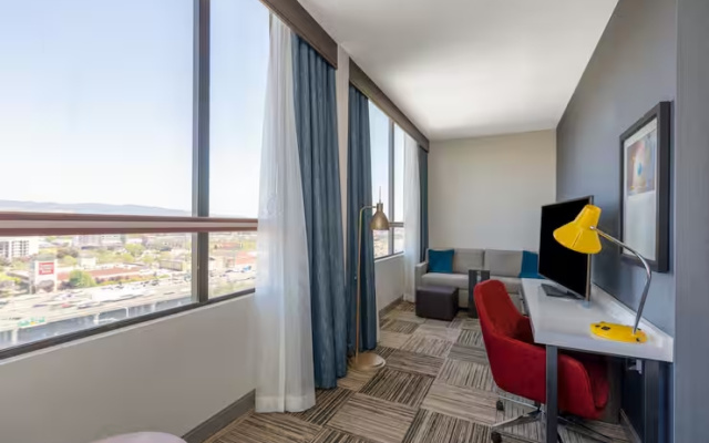 Corner Double Junior Suite with mountain view
