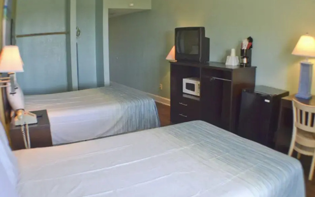 Tides Gulfside room