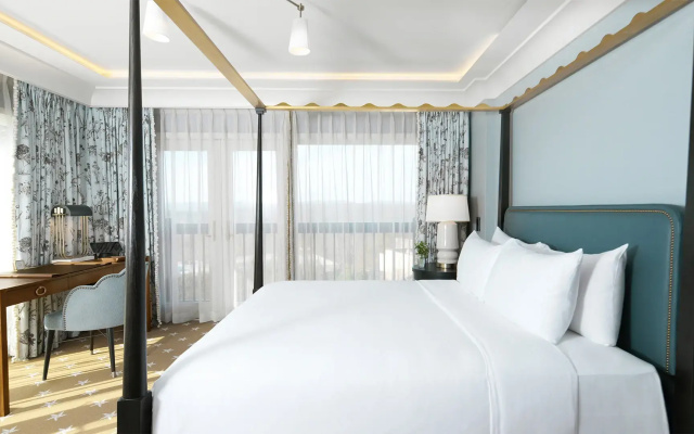 The Grand Lodge Accessible Suite