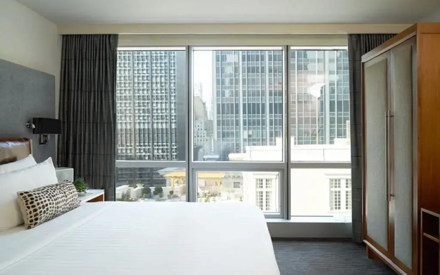 High Floor Premier Double Salon