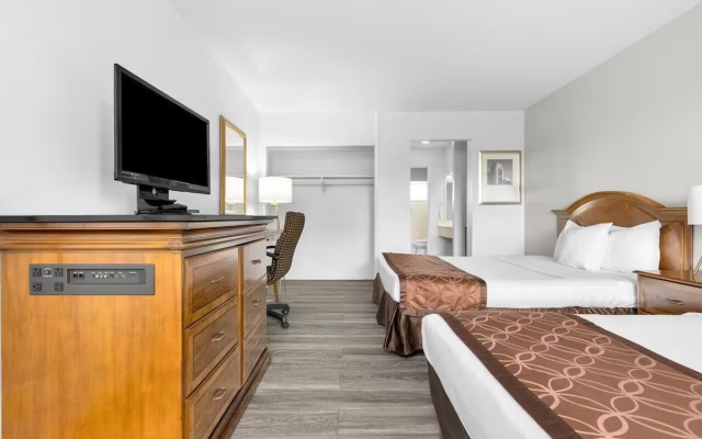 Sextuple room
