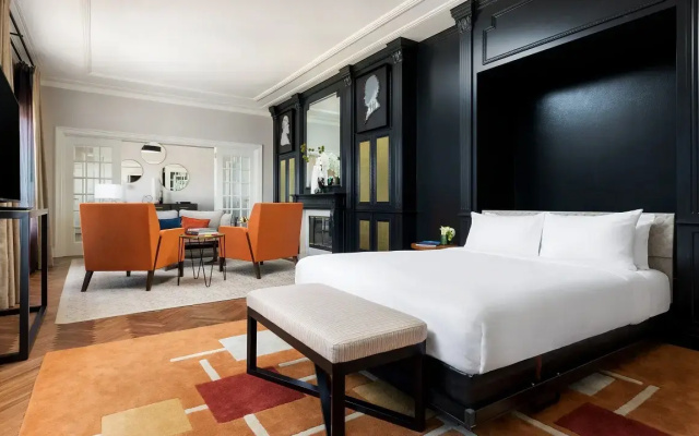 Penthouse Suite