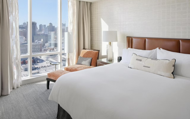 1 Bedroom Suite with West Side View