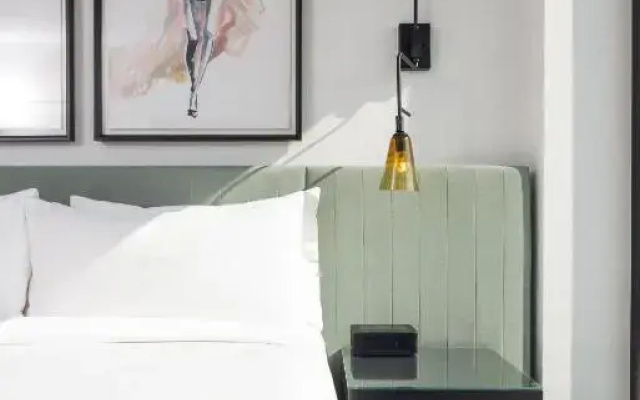 Hollywood Double room