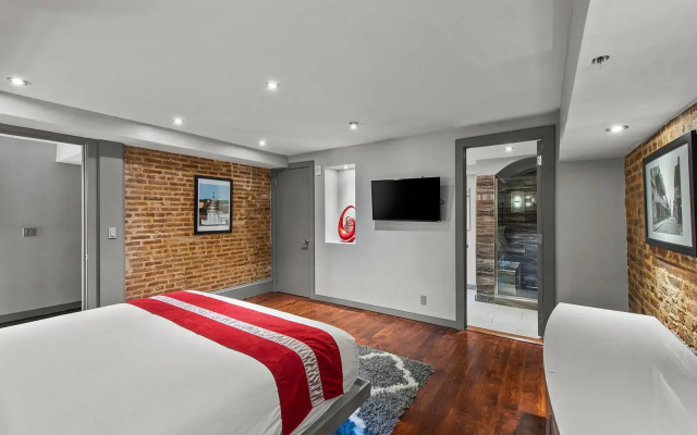 3 Bedrooms No. 3303 Suite