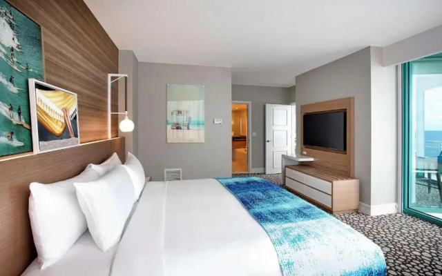 Corner Suite with balcony and oceanfront