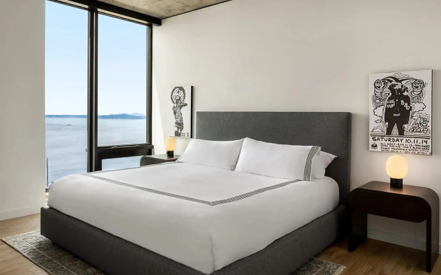 South Penthouse Thompson Suite