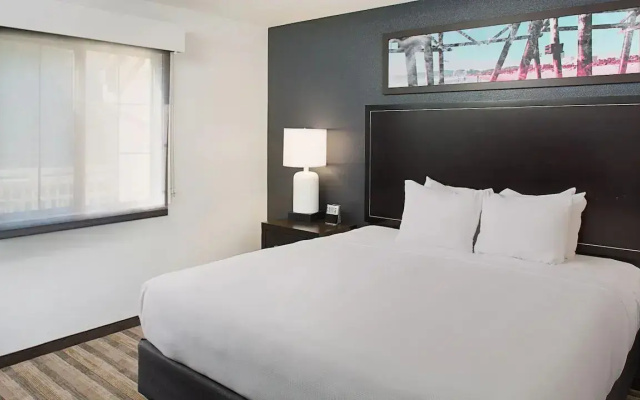 1 Bedroom Accessible Double Suite