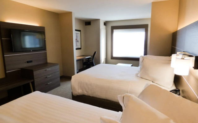 Deluxe Mobility Accessible Quadruple room