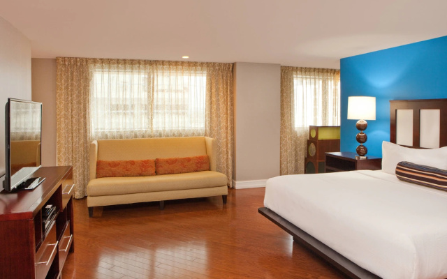 Breezy Suite with balcony and with city view