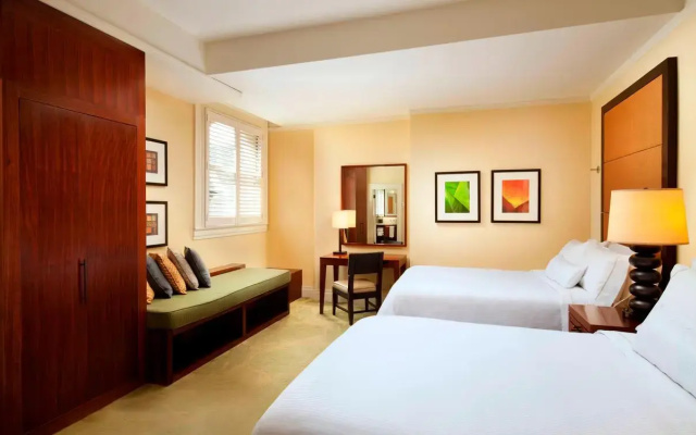 Historic Banyan Deluxe Twin room with city view