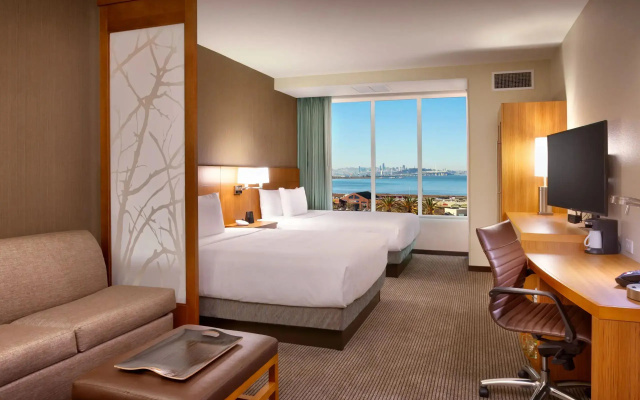 Standard Twin room with bay view