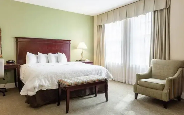 Mobility/Hearing Accessible with Tub room