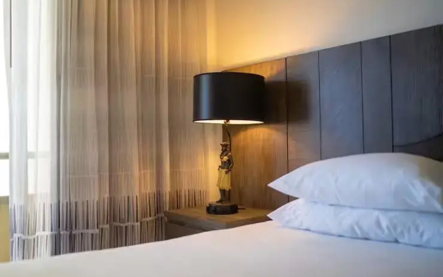 1 Bedroom HULA TOWER Suite with ocean view