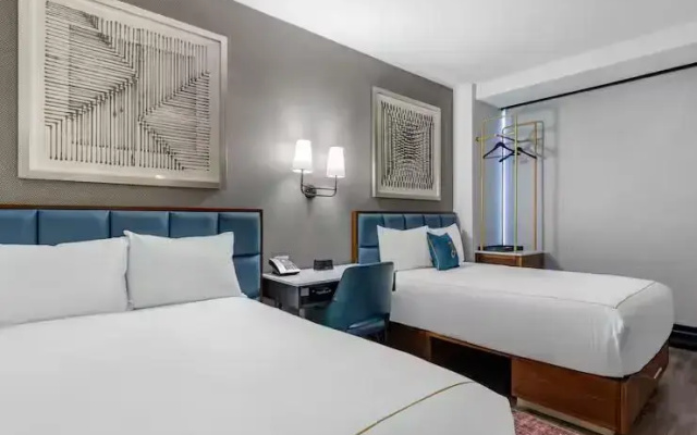 Twin room City View