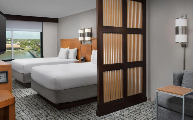 Twin room with lake view