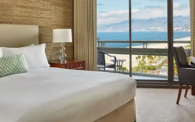 Deluxe Double room with balcony and with ocean view