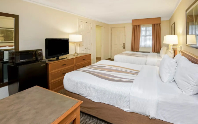 Deluxe Quadruple room