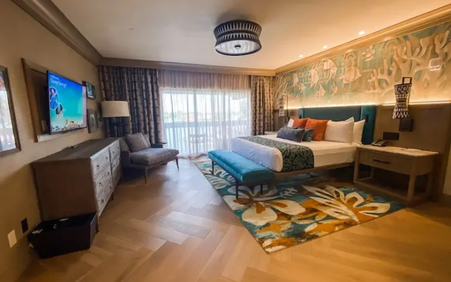 Kamehameha Club Level Suite