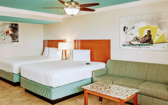 Deluxe Efficiency Quadruple Suite