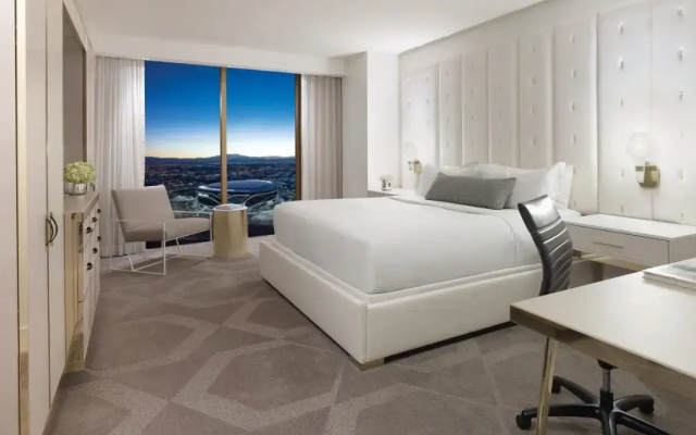W Escape Stadium View Stay Well Suite