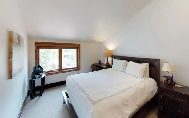 2 Bedrooms Platinum Loft Condominium