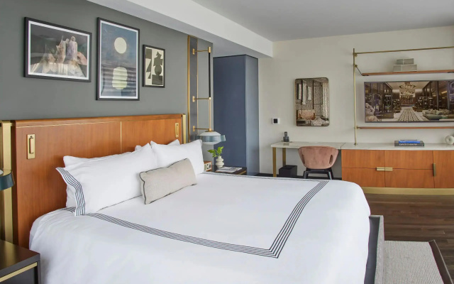 Corner Double room