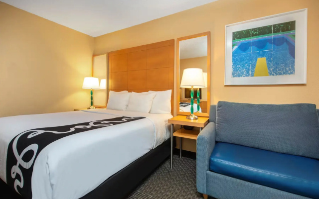 Accessible Double room with pool view