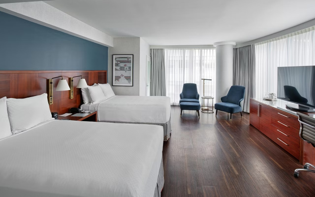 Twin Junior Suite with Corner View