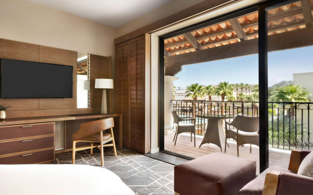 Signature room