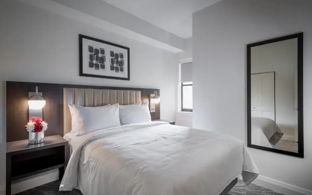 3 Bedrooms Superior View Three Bath Grove Condo