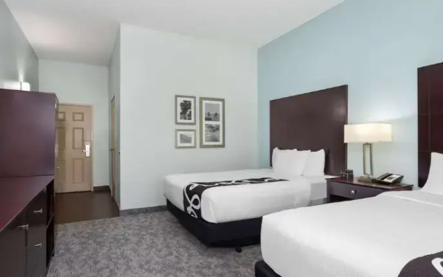 Accessible Twin room with view