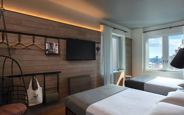 Twin room with city view
