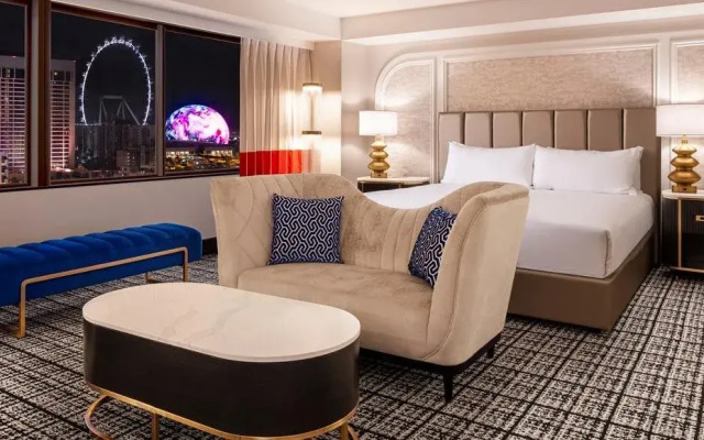 Executive Versailles Suite