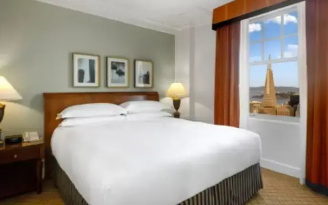 1 Bedroom Sun Room Access Double Suite